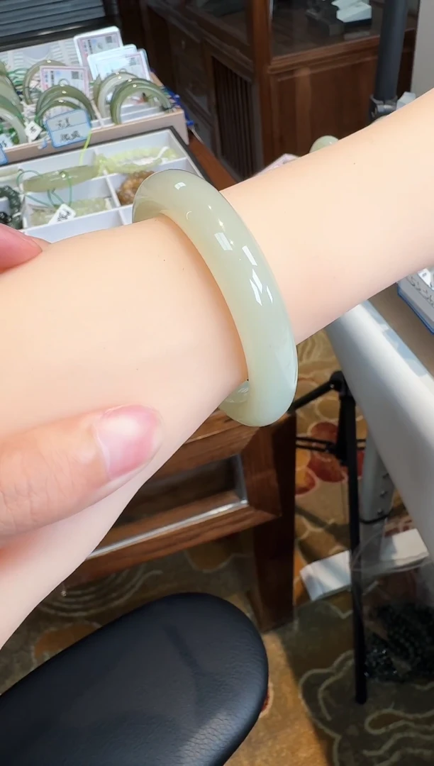 未镶嵌手镯和田玉ry18