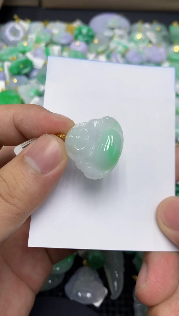 颈饰18K金镶嵌翡翠天然缅甸翡翠A货