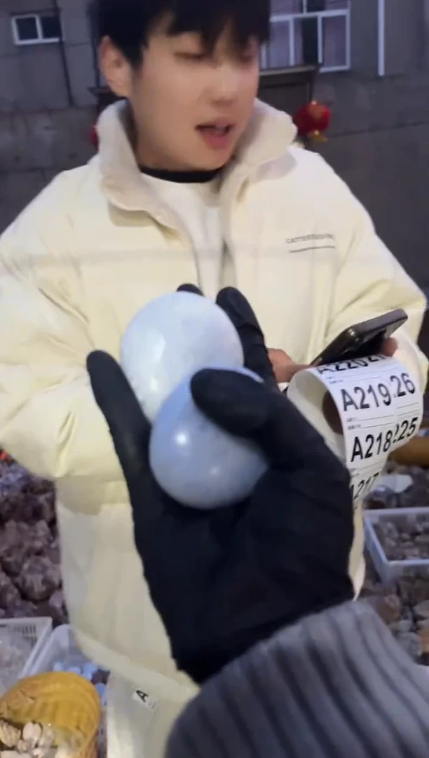 【闪购商品】水晶摆件未镶嵌蓝手把件多样性发一个