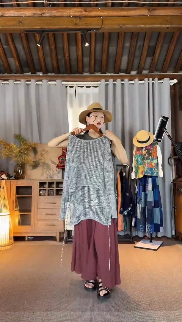 设计师款黑灰针织罩衫