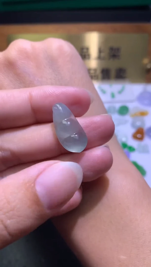 未镶嵌定制翡翠毛货