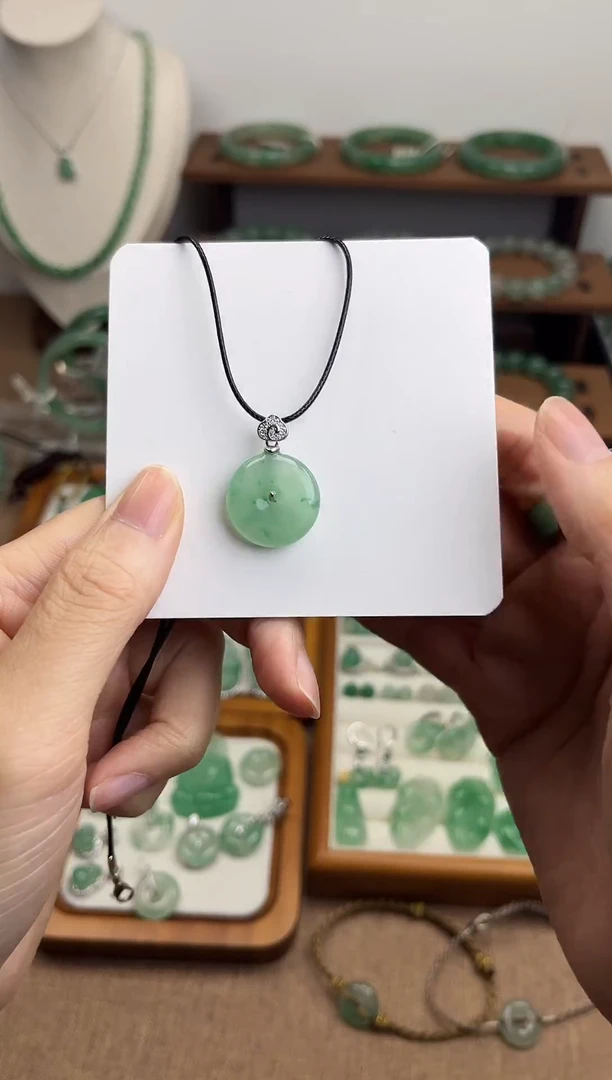 吊坠(赠链)银S925镶嵌石英质玉（非洲翠）平安扣