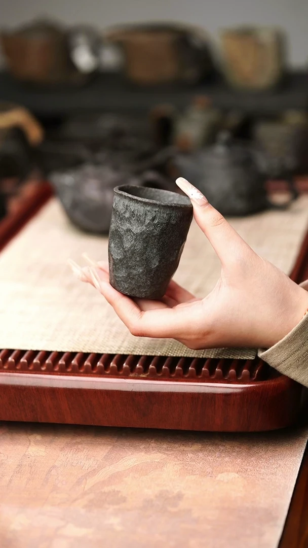 ?***?归玉堂冰碛岩重工雕刻豹纹肌理随型闻香杯