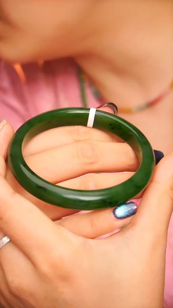 未镶嵌手镯和田玉何A31