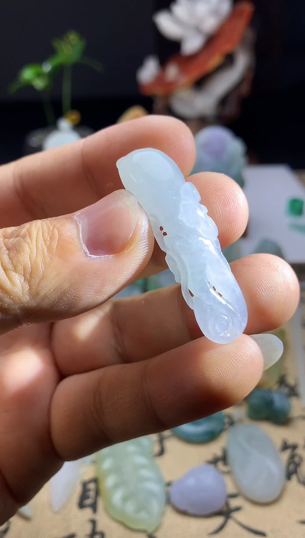 颈饰未镶嵌翡翠人s