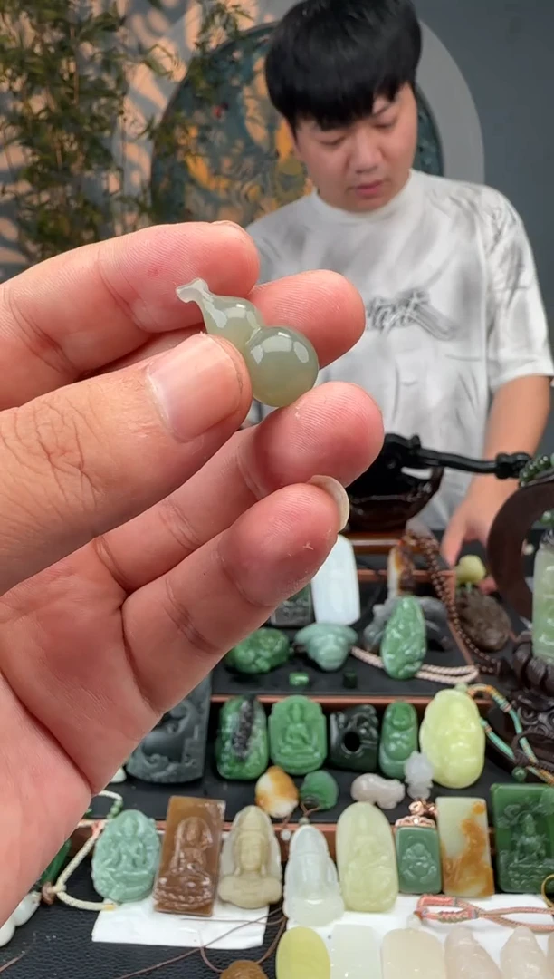 和田玉未镶嵌颈饰和田玉