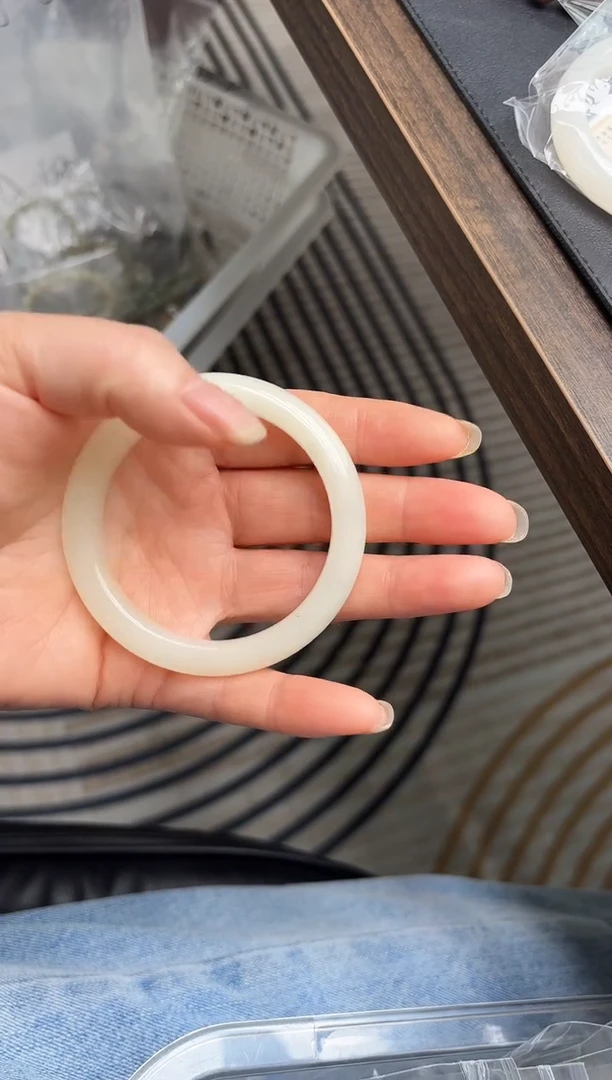 和田玉手镯未镶嵌A-4圈口56