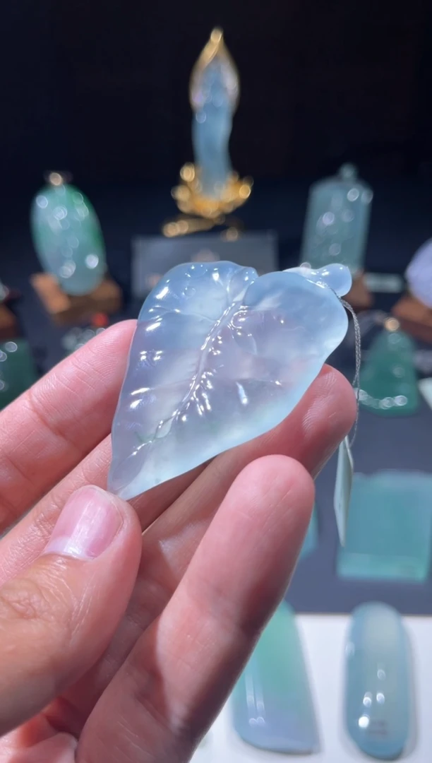 颈饰未镶嵌翡翠佳佳翡翠叶子挂件13.8w