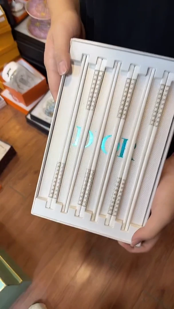 杯鸿辉家品牌瓷器，京东包邮！