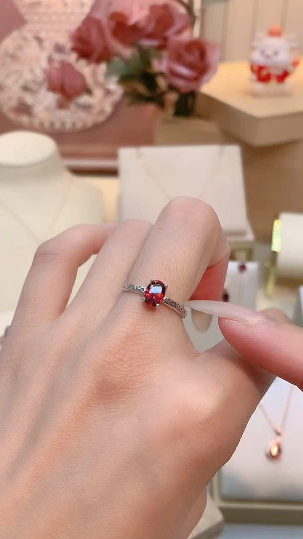 银S925镶嵌戒指石榴石祥云