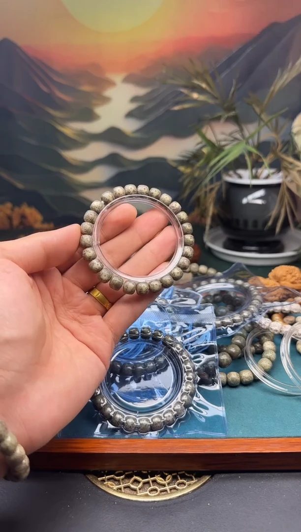 星月菩提手串【灰绿】冰料9*8 同枝果