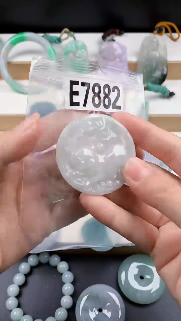 颈饰未镶嵌翡翠天然翡翠吊坠挂件