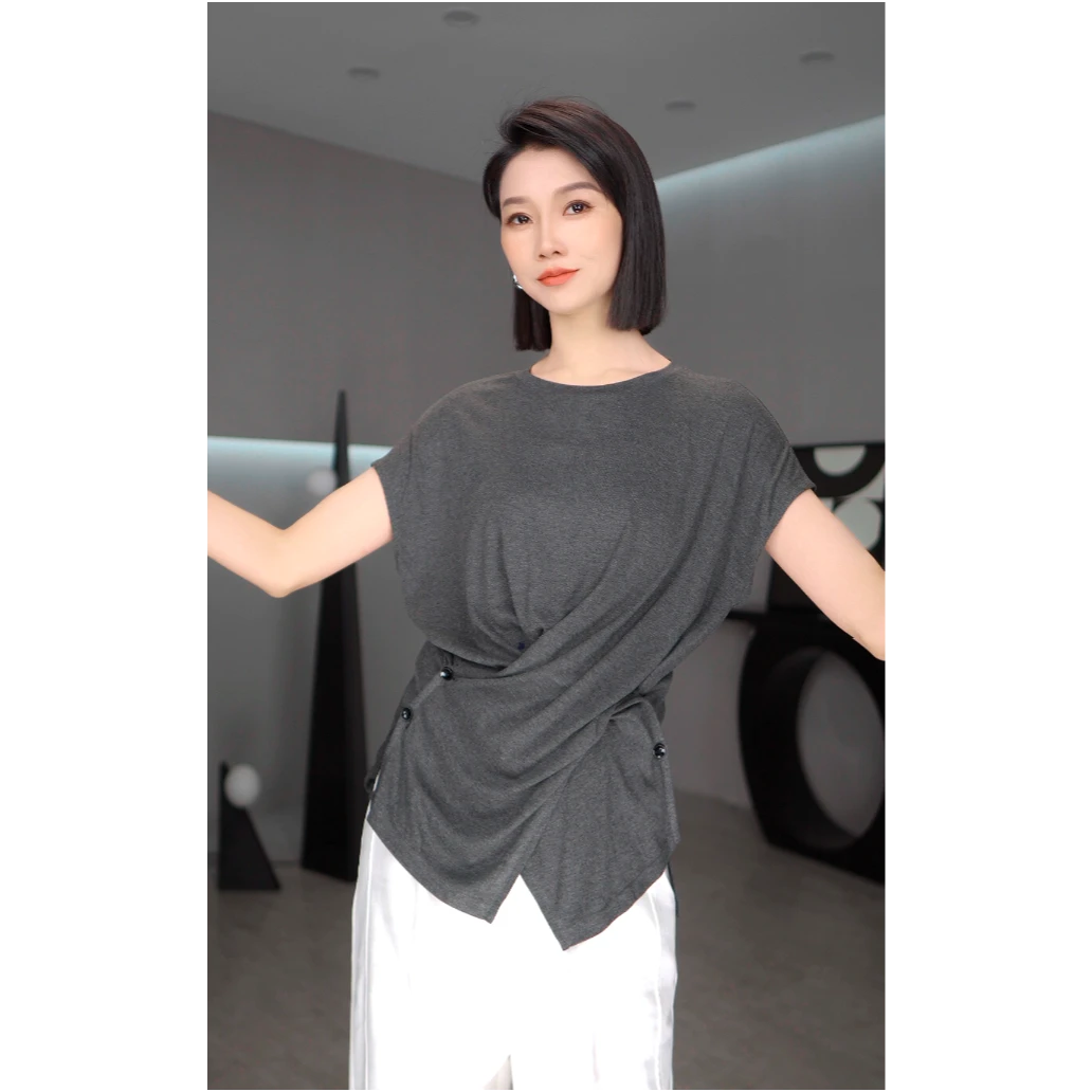 鑫鑫原创2025夏季新款不规则交叉边开叉设计简约纯色T恤上衣1244