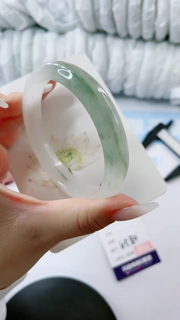 【闪购商品】石英质玉手镯未镶嵌多样性发货V580