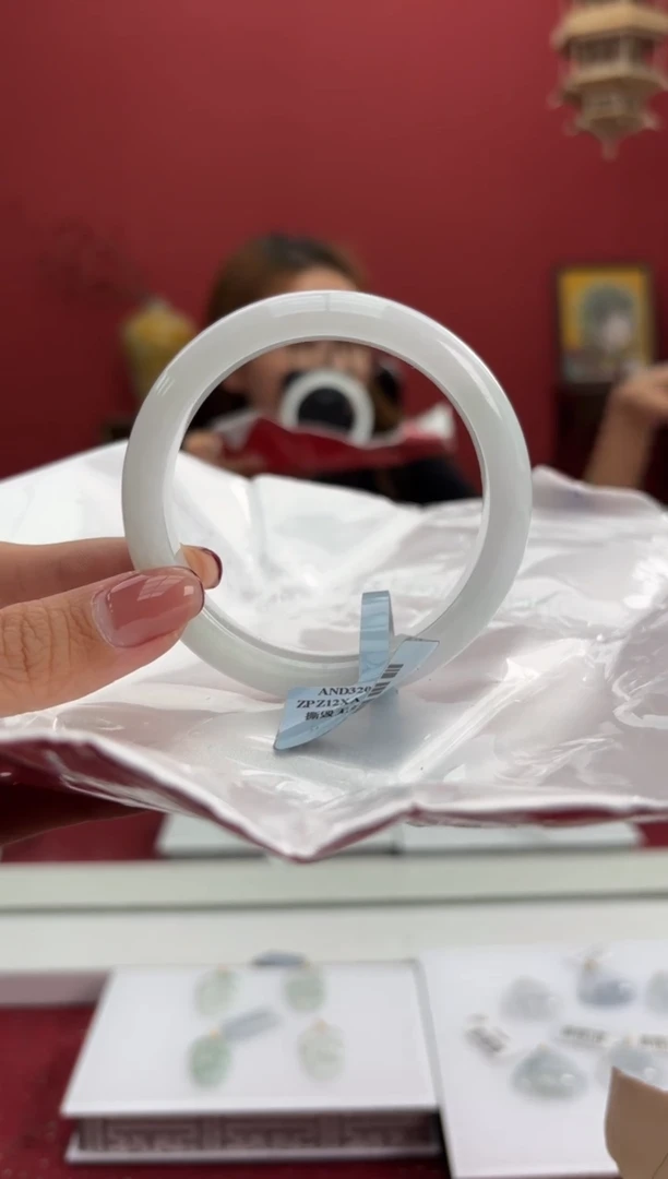 【闪购商品】翡翠手镯未镶嵌4手镯