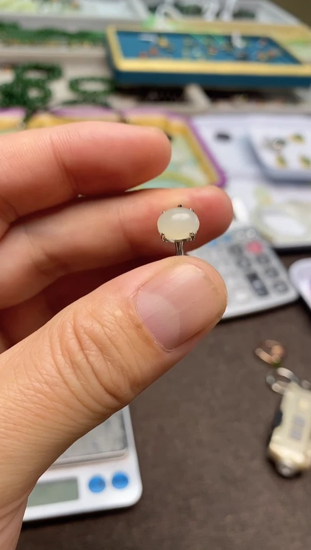【闪购商品】和田玉戒指合金随机发货 拍一发一