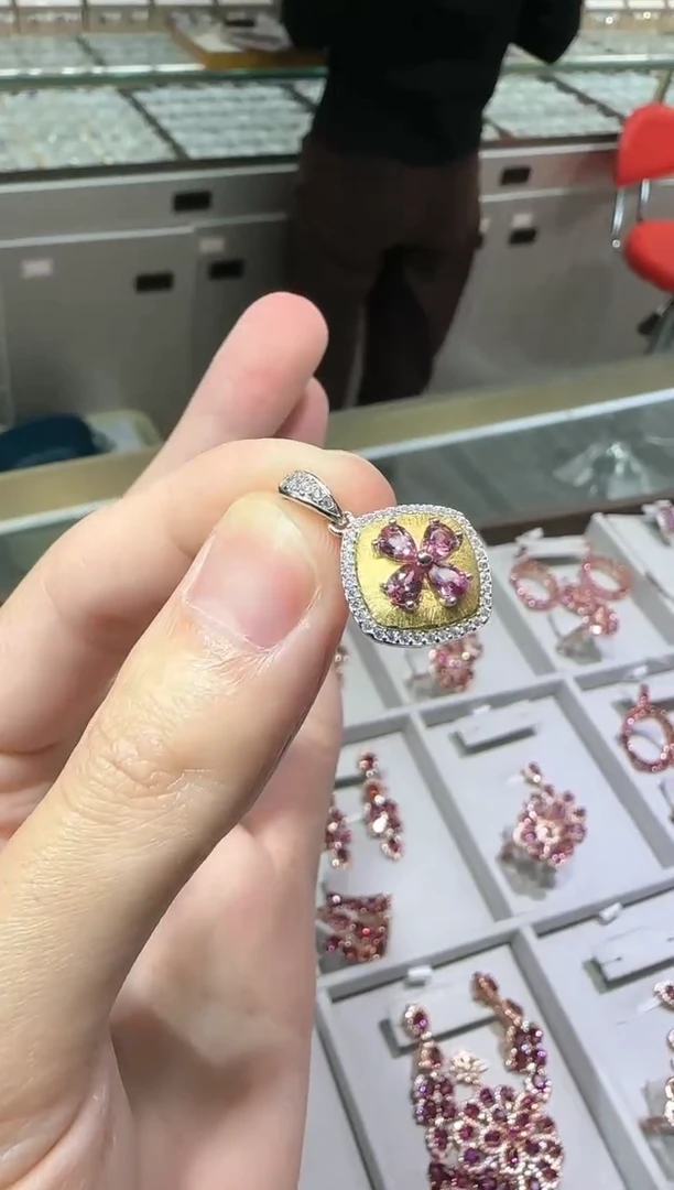 【闪购商品】石榴石颈饰银S925镶嵌设计款