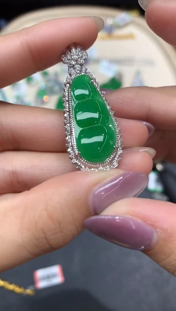 吊坠(不含链)18K金镶嵌翡翠吊坠A20|19800