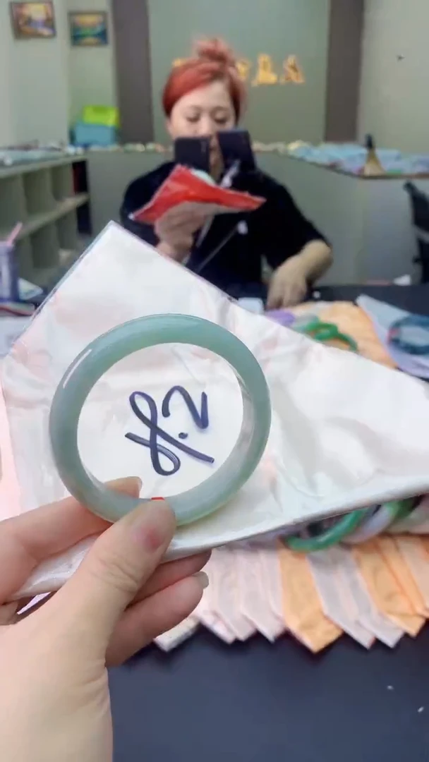 翡翠手镯未镶嵌0986108613