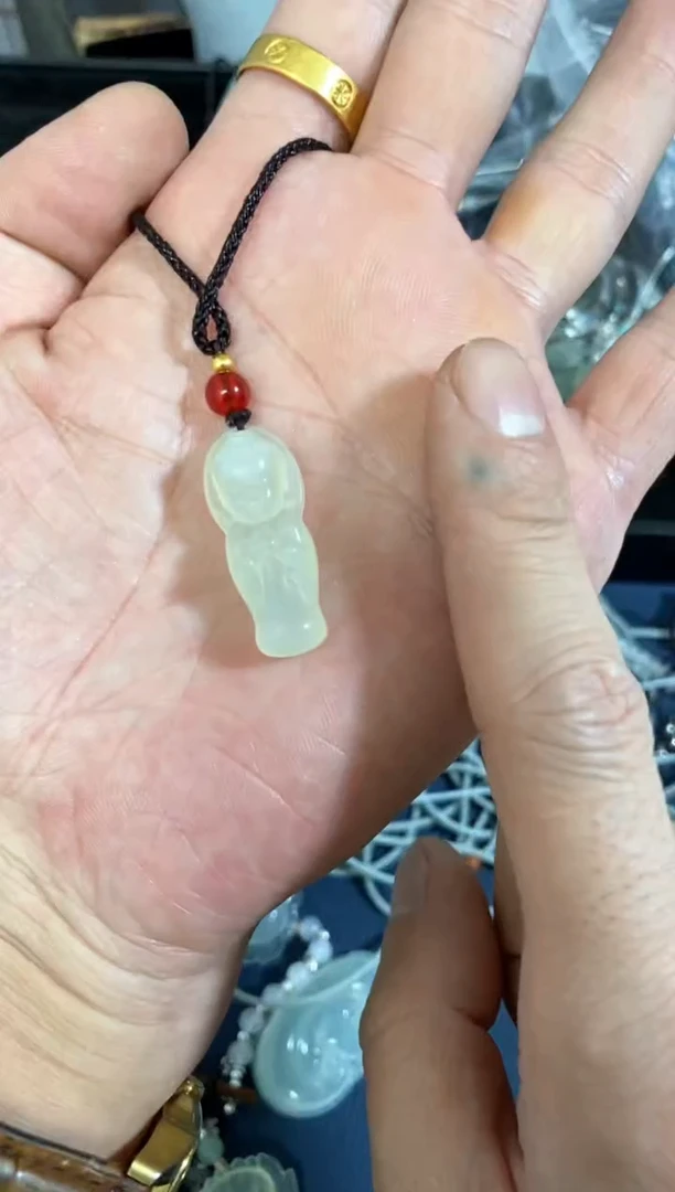 【闪购商品】蛇纹石玉颈饰未镶嵌岫玉