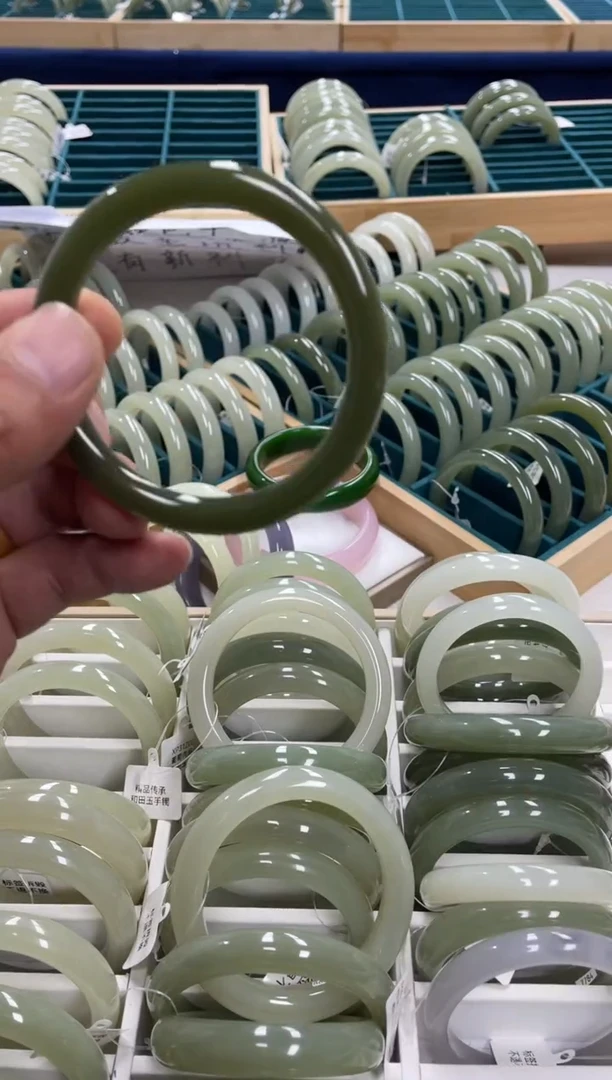 未镶嵌手镯和田玉和田玉手镯59圈68号