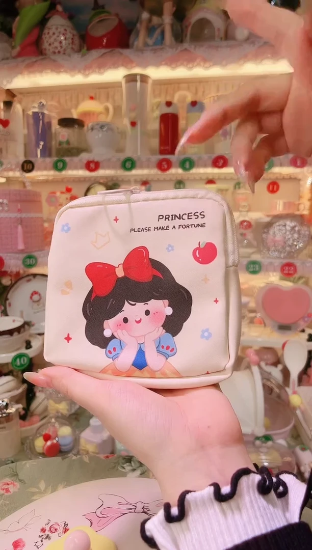 【闪购商品】摆件姨妈巾包白开播福利，数量不多，快抢！