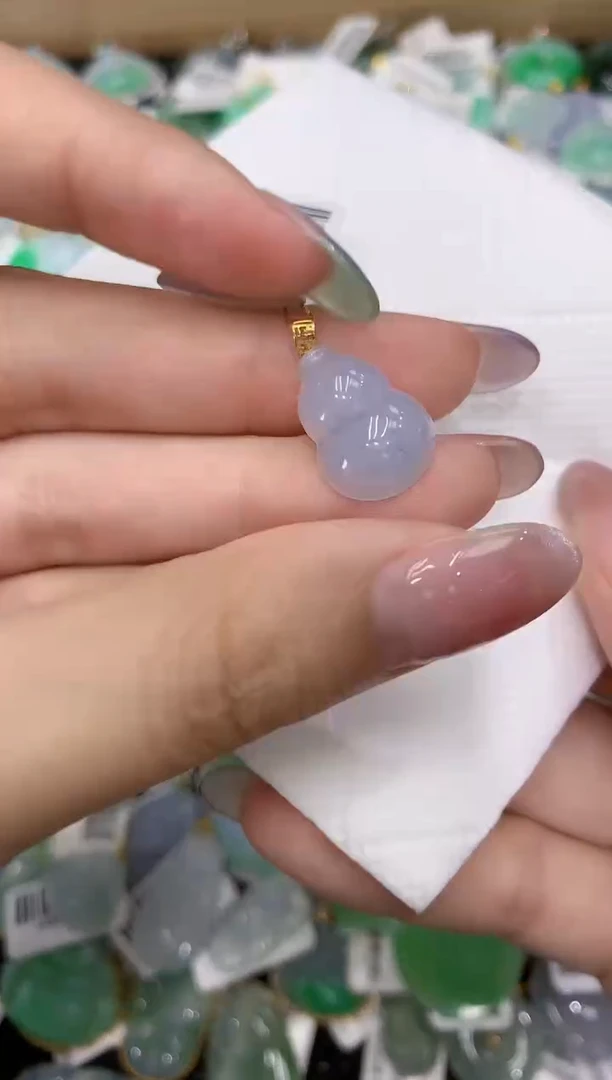 翡翠18K金镶嵌颈饰111111111111