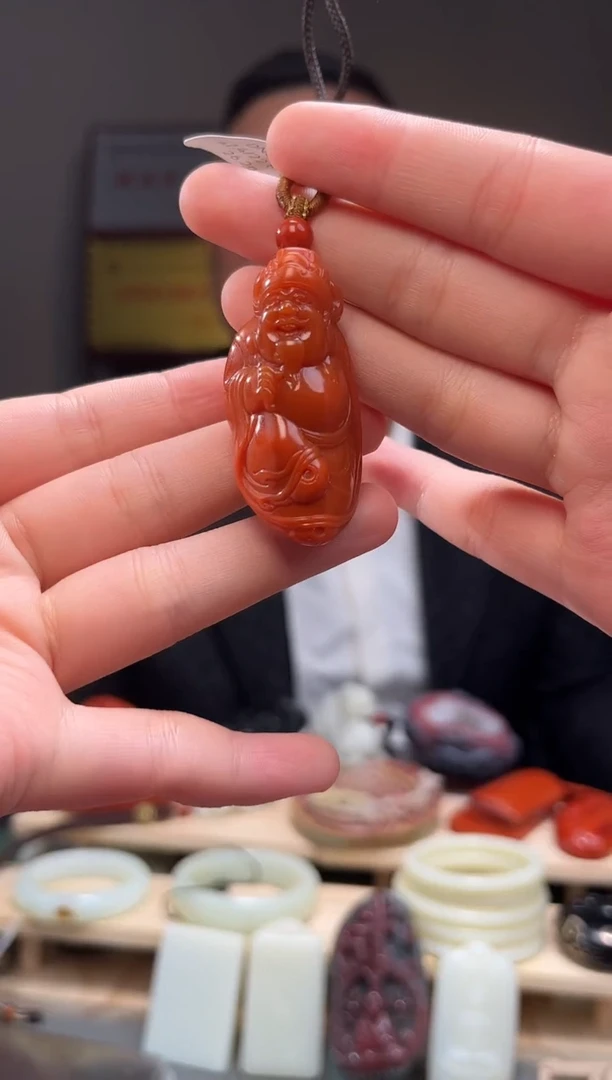 颈饰未镶嵌南红玛瑙吊坠