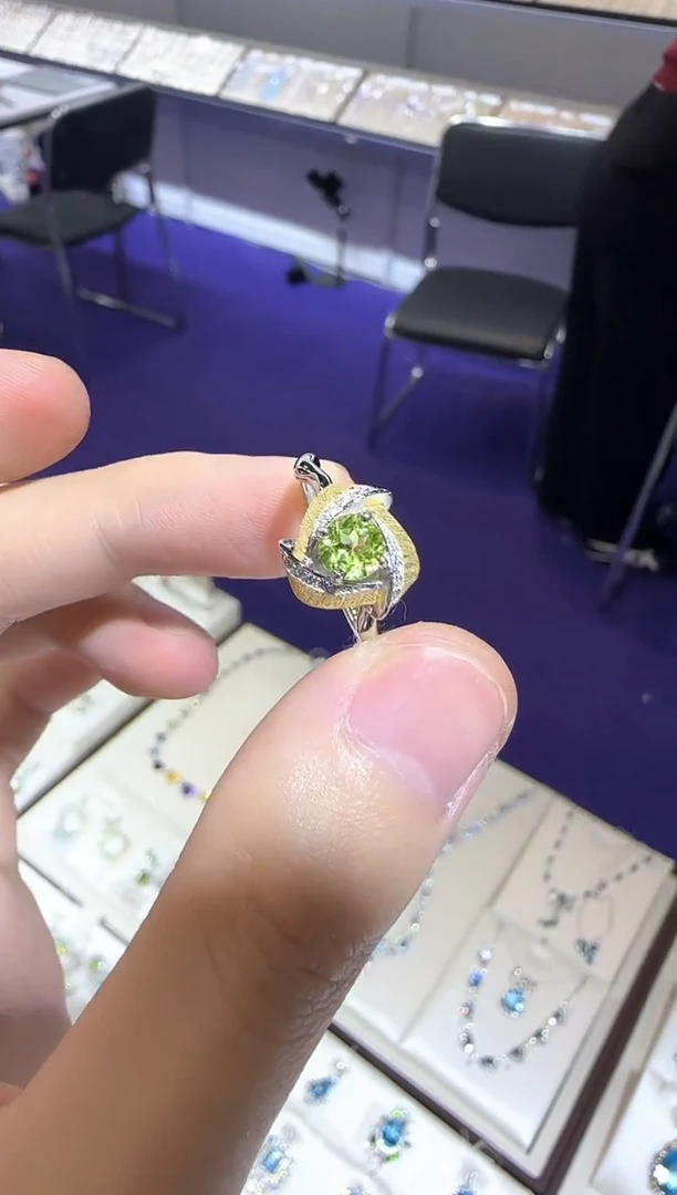 【闪购商品】橄榄石戒指银S925镶嵌6mm设计款