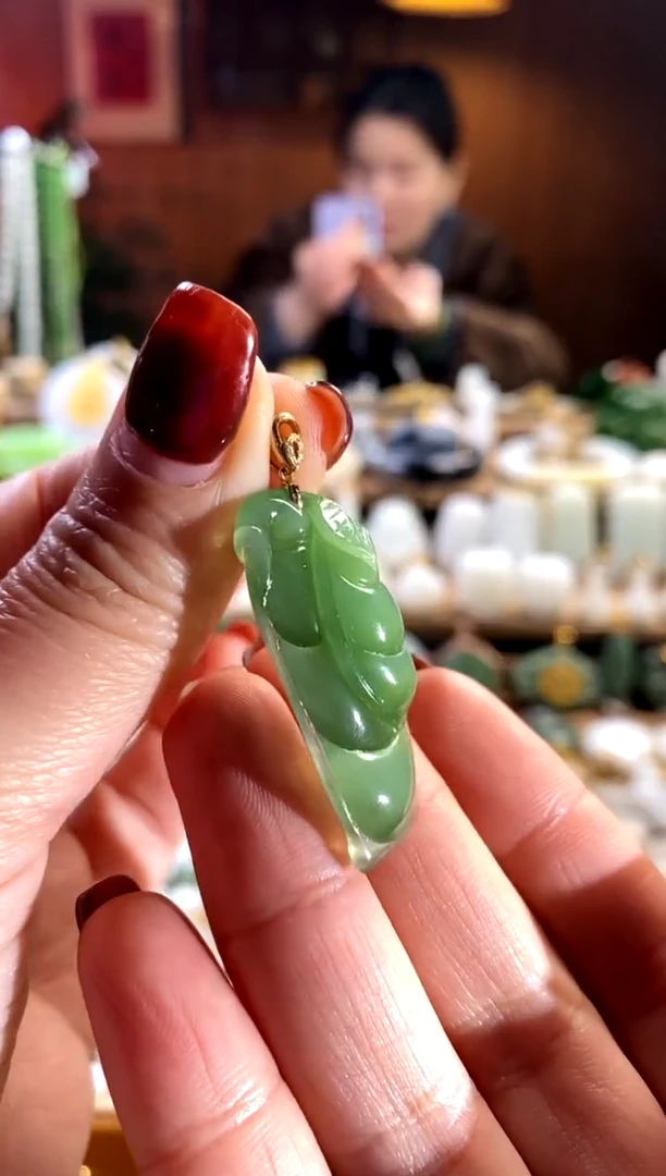 【闪购商品】和田玉吊坠未镶嵌。