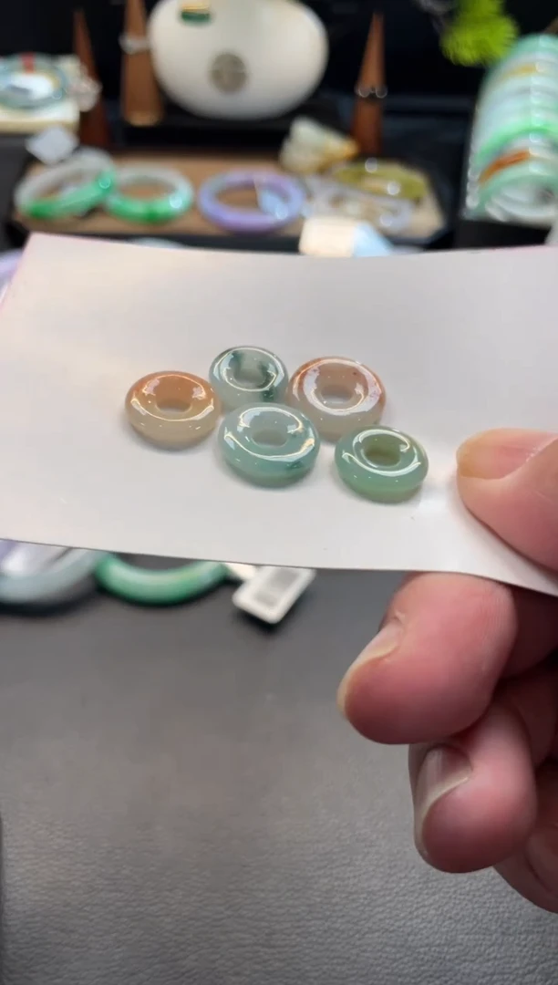 颈饰未镶嵌翡翠12号链接 有纹裂