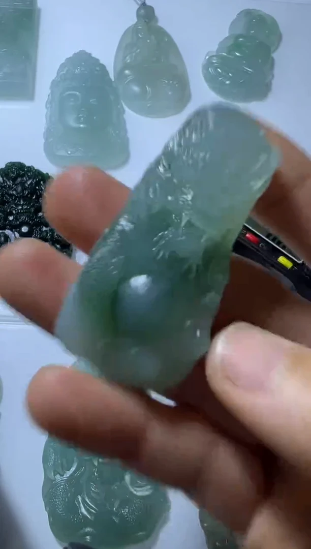 未镶嵌定制翡翠龙牌