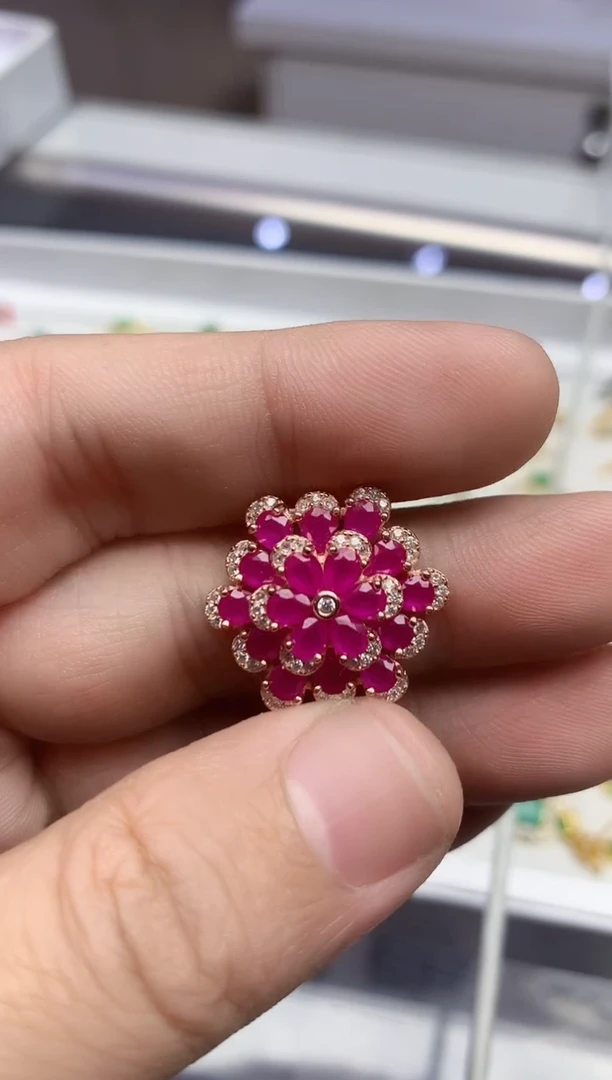 【闪购商品】红宝石颈饰银S925镶嵌.........