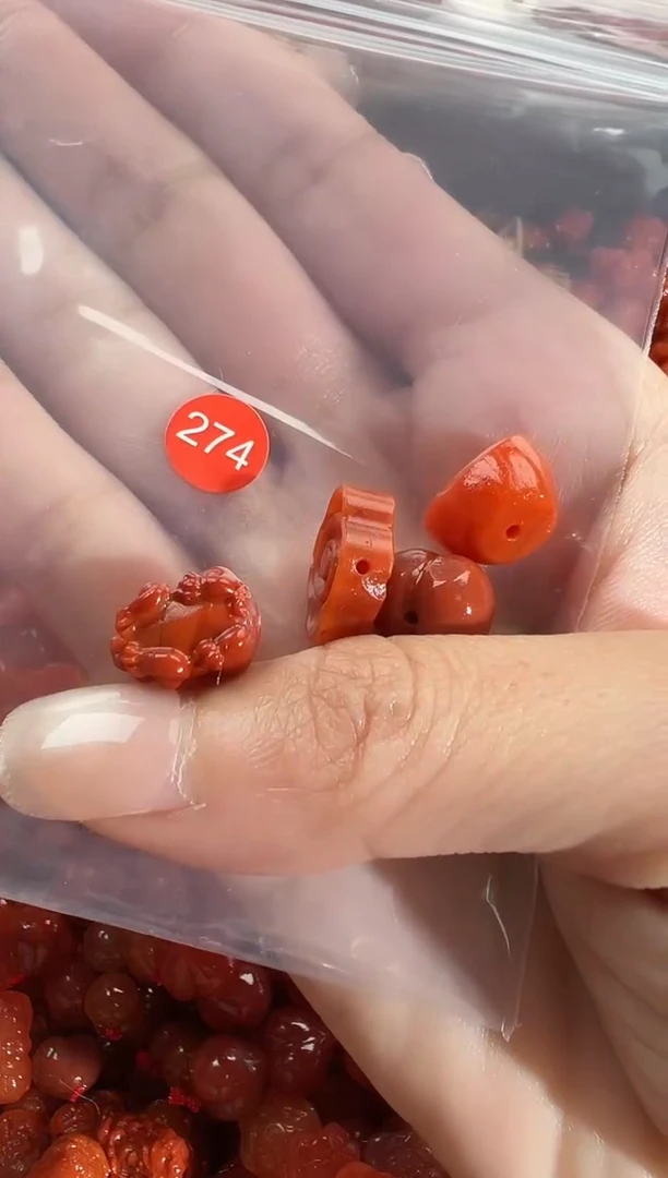 颈饰未镶嵌南红玛瑙1