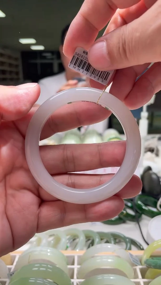 未镶嵌手镯和田玉60圈口 2965