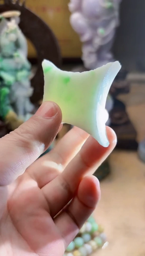 未镶嵌挂件翡翠A货张优9068
