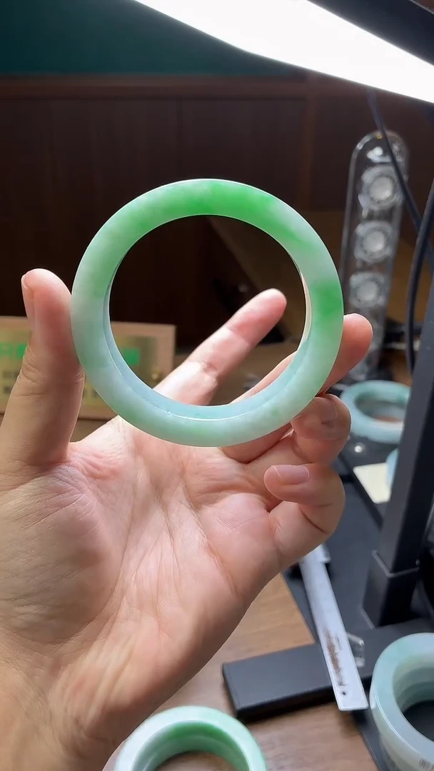 未镶嵌手镯定制翡翠木**李定制