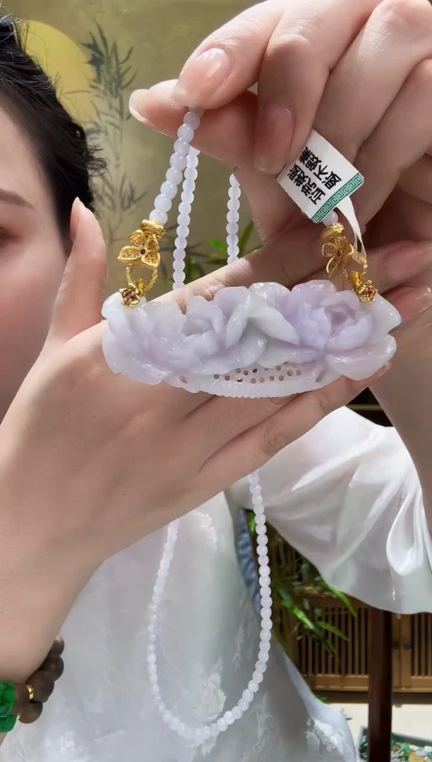 颈饰未镶嵌翡翠吊坠