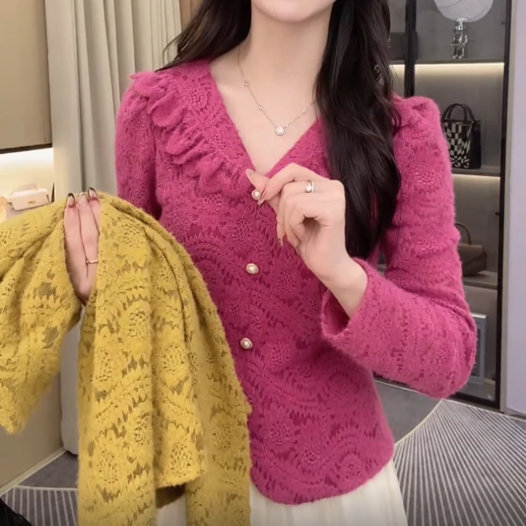 减龄法式植绒蕾丝打底衫2026新款长袖V领显瘦洋气修身上衣