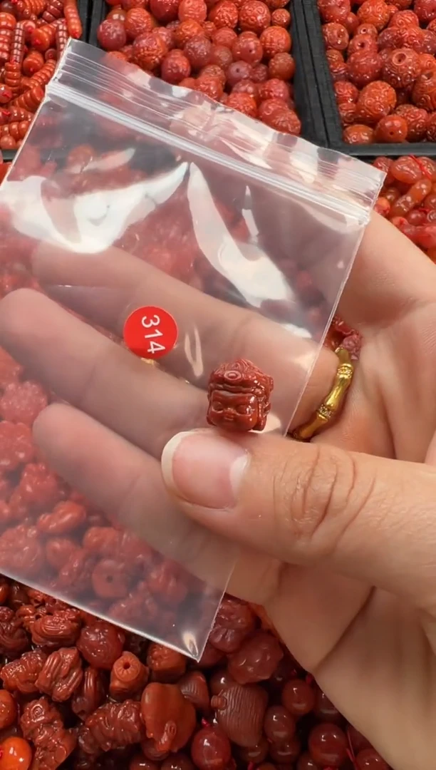 【闪购商品】南红玛瑙颈饰未镶嵌1