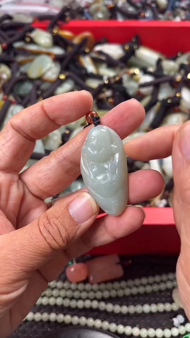 【闪购商品】和田玉颈饰未镶嵌多样性发货没有证书拍一发一有瑕