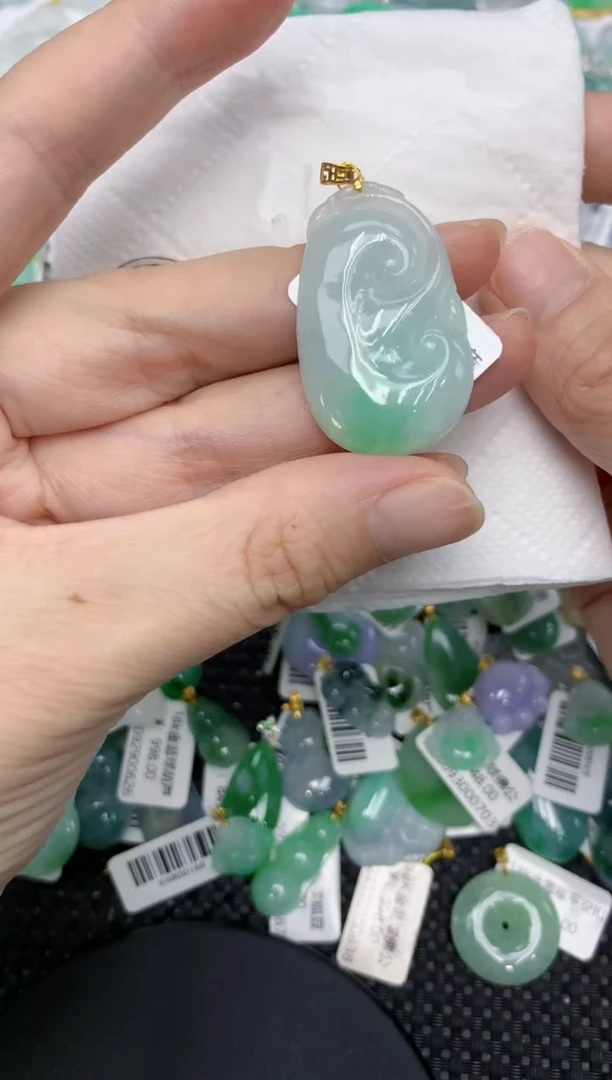 颈饰18K金镶嵌翡翠1111111