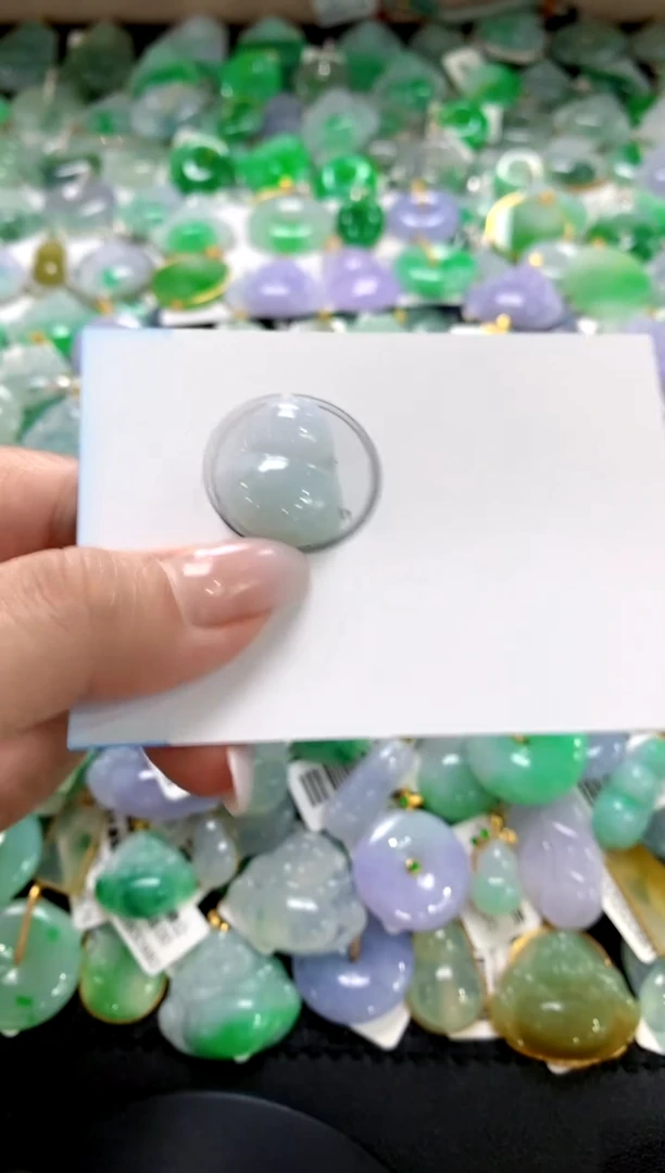 翡翠未镶嵌颈饰1111111111111111