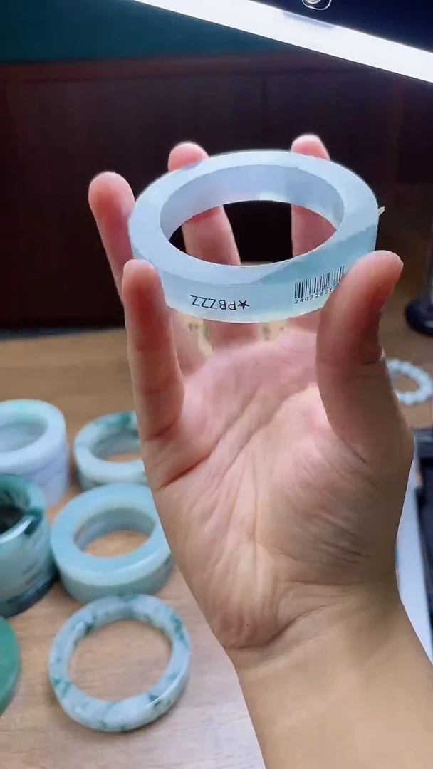 定制翡翠手镯未镶嵌唐**宝定制