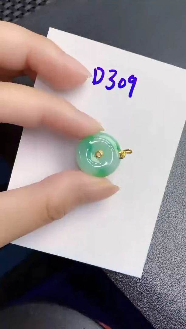 翡翠18K金镶嵌颈饰000000000