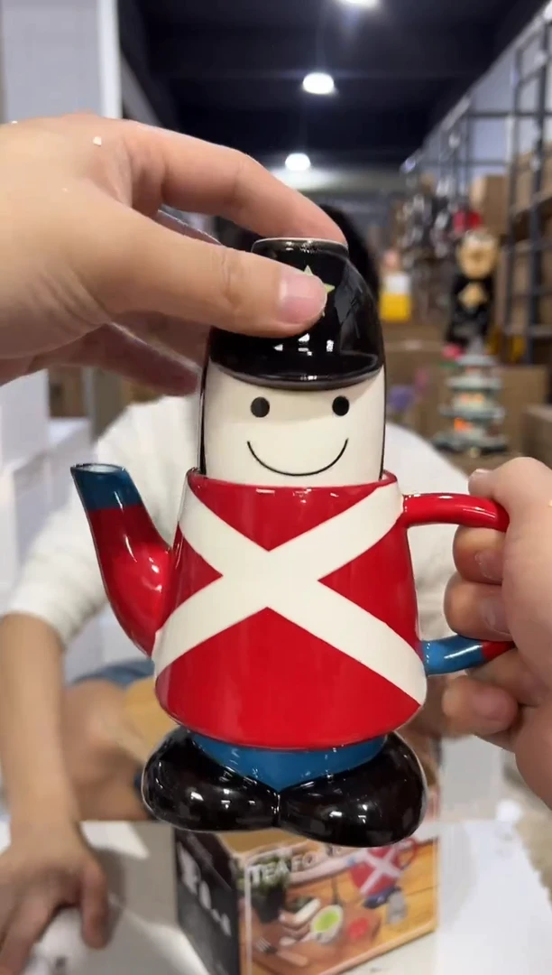 瓷片原盒士兵长子母壶