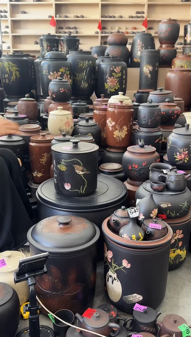 罐瑕疵茶叶罐   彩填小八饼    831