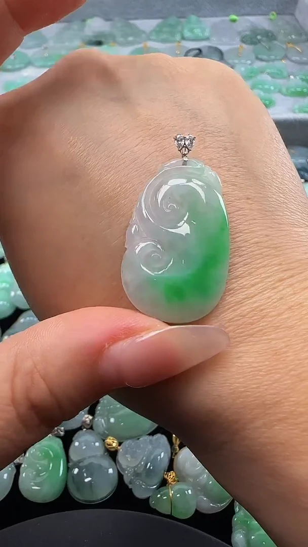 翡翠18K金镶嵌吊坠(不含链)鱼**秒如意