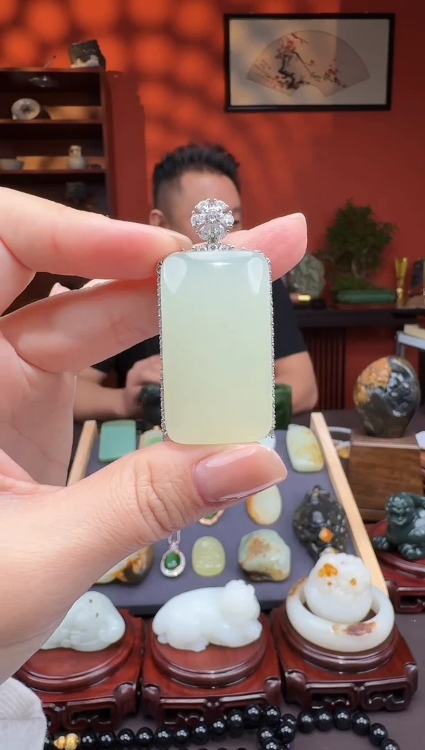 颈饰银S925镶嵌和田玉高冰晴水无事牌