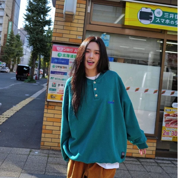 M44 SPELLE2024冬季新品纽扣亨利领卫衣套头长袖宽松休闲上衣女